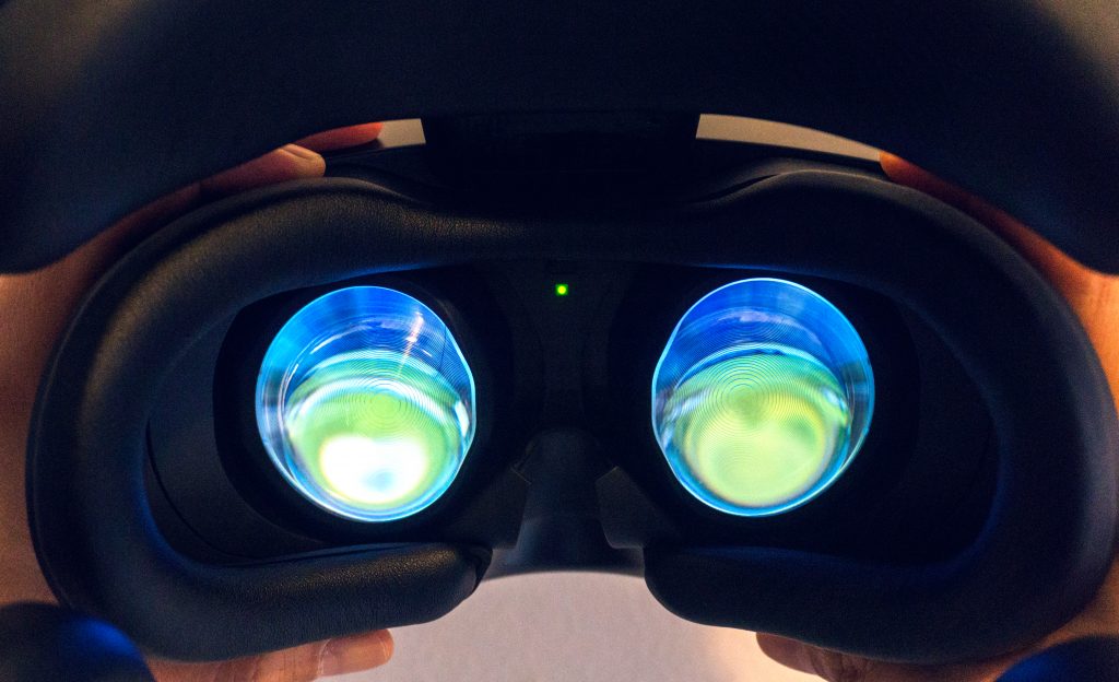 Samsung HMD Odyssey Screens