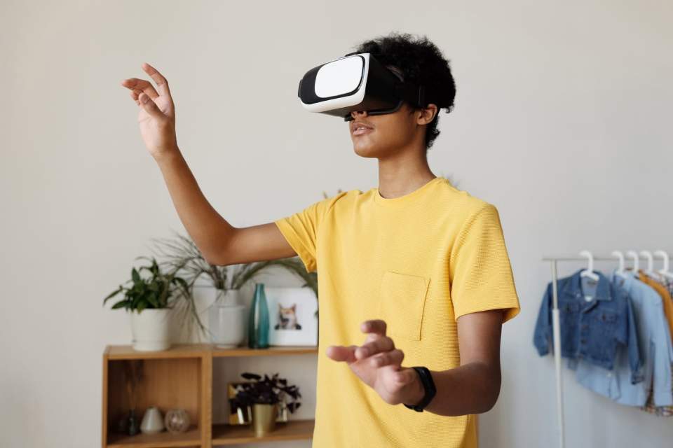 The Intersection of Technology and Reality: VR, AR, MR