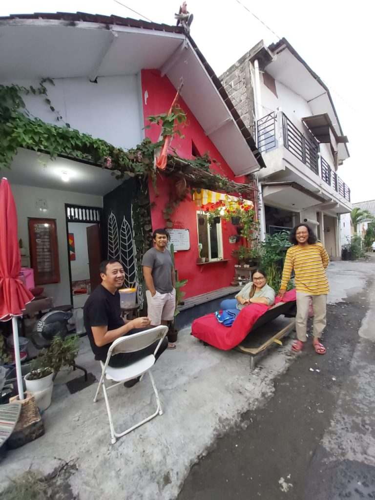 photo of mariza and her guy friends at 42 Interactive